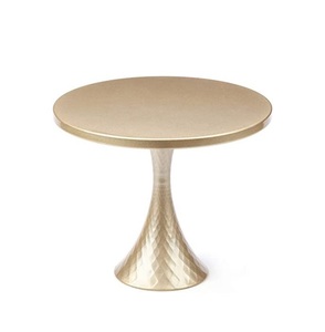 Support à gâteau en laiton au design décoratif et élégant, support à gâteau en métal avec pilier en laiton et bordure avec base dorée polie - Product Image 3