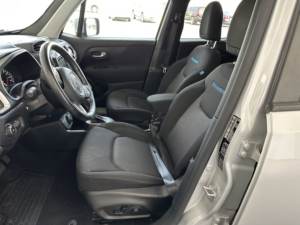 Jeep Renegade 2021 d'occasion propre - Product Image 3