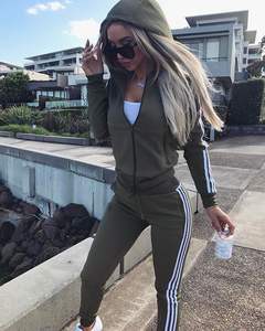 Nueva moda para mujer, conjunto de sudadera sólida personalizada de alta calidad con cremallera completa, Top corto, sudaderas con capucha, trajes para correr, conjunto de chándal con capucha - Product Image 3