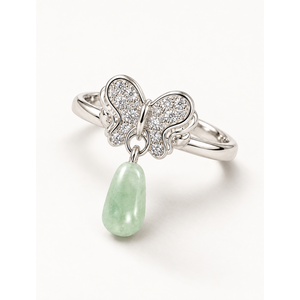 Bague pendante papillon en jade vert - Bijou tendance avec incrustation de pierres précieuses - Product Image 1