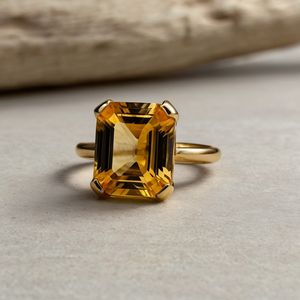 Bague de mariage moderne minimaliste en argent sterling plaqué or, sertie sur mesure, bijoux fins, style contemporain - Product Image 5