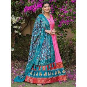 ชุดราตรีผ้าไหมโดลาพิมพ์ลายฟอยล์สีชมพูสวยงาม สง่างาม เหมาะสำหรับงานอีเว้นท์ พร้อมผ้าคลุมไหล่ - Product Image 2