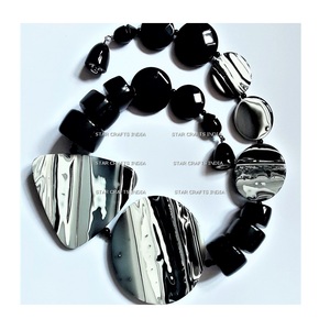 Nueva llegada 2025 para Navidad, collar de cuentas de resina más vendido, collar de cuentas coloridas de STAR CRAFTS INDIA - Product Image 1