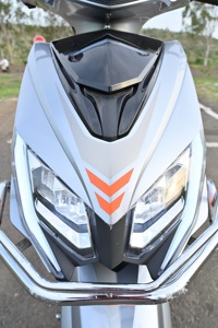 Scooter électrique de 36V, 15Ah avec lumières LED, autonomie de 55km, charge rapide, capacité de batterie de 40Ah pour les déplacements quotidiens - Product Image 2