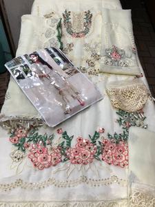 Robe de luxe en mousseline de soie brodée Salwar Kameez avec pierres lourdes, Collection de mariage de luxe, vente populaire, 2023 - Product Image 3