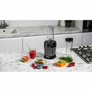 Batidora Ninja BN495 de 1000W, Moderna, con Vaso de 700ml, Electrodoméstico de Cocina con Controles de Botón para Mezclar y Calentar, Incluye Enchufe del Reino Unido - Product Image 2