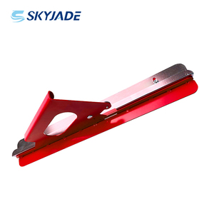 Tagliaerba per un corretto taglio a fianco delle cuciture esistenti di erba artificiale - Product Image 5