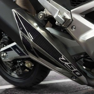 Adesivo Protettivo 3D per Scarico Moto, Personalizzabile, per Honda Forza 750 2021-2026 - Product Image 1