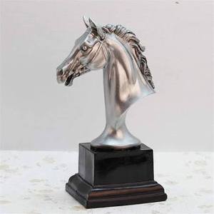 Sculpture décorative de tête de cheval personnalisable en gros, style Art Déco, pour la maison et les occasions de mariage - Product Image 2