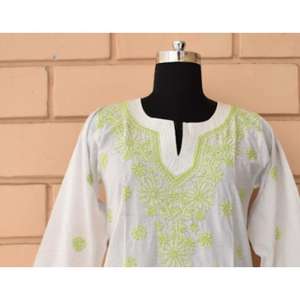 Kurti algodón mujeres bordado mangas largas corto Kurti Kashmiri Top blanco y verde bordado - Product Image 2