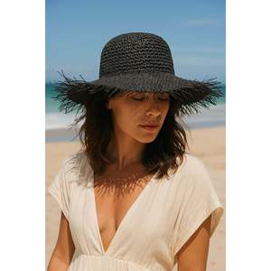 Chapeau de paille noir naturel texturé tricoté à la main - Large bord avec bords à franges, accessoire d'été HSR2097 - black2097 - Product Image 2