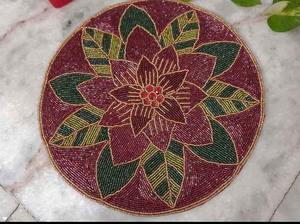 Elegante Mantel Individual Redondo con Cuentas y Diseño Floral Inspirado en Pétalos, Mantel Decorativo Hecho a Mano con Cuentas para Mesa de Comedor o Mesa de Centro - Product Image 2