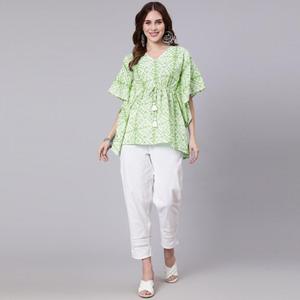 Robe kaftan en coton à imprimé tie-dye vert clair avec taille naturelle - SHKUP1208 - Product Image 5