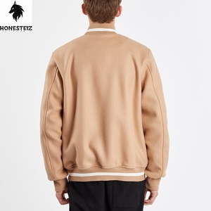 แจ็กเก็ตผ้าขนแกะแห้งเร็วของผู้ชายเสื้อบอมเบอร์แบบตัวหนังสือสำหรับฤดูใบไม้ร่วงฤดูหนาว - Product Image 4