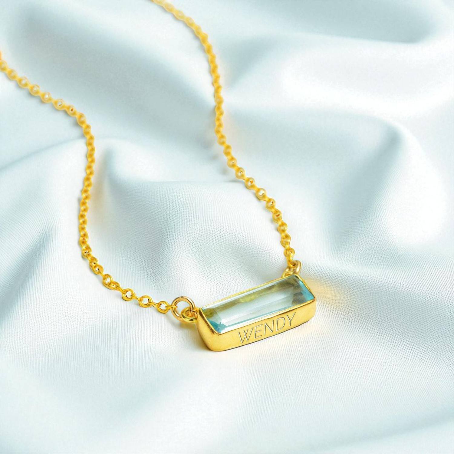 บุษราคัมสีฟ้า