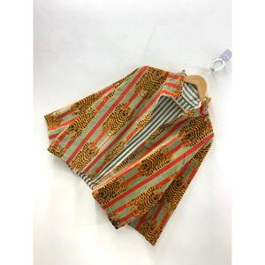 Veste en velours réversible Sher-e-Jangal à motifs imprimés, couleur sauge, corail, or tigre - pour l'automne et l'hiver, manteau court, patchwork - Product Image 2