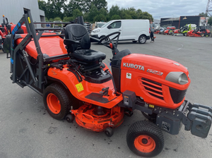 Tractor Cortacésped Kubota G23 con Motor Diésel y Recolector de Césped – Pocas Horas de Uso - Product Image 6