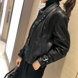 เสื้อโค้ทหนังสั้นสีดำแบบมีปกพับได้ สไตล์ไฮสตรีท แจ็คเก็ตหนังแท้สำหรับขี่มอเตอร์ไซค์สำหรับผู้หญิง - Product Image 5
