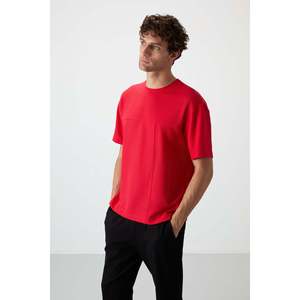 T-shirt basique pour homme, coupe ample, rouge, en tissu gaufré interlock texturé, 100% coton, style 88380 - Product Image 3
