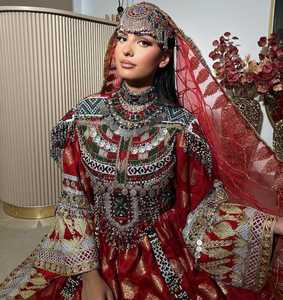 Vestido afgano Kuchi hecho a mano de la mejor calidad, tela de algodón acampanada hasta el suelo con bordado, técnicas teñidas lisas - Product Image 2