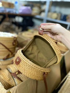 Sac en rotin fait main vietnamien avec tissage élégant et options de marque personnalisées - Product Image 6
