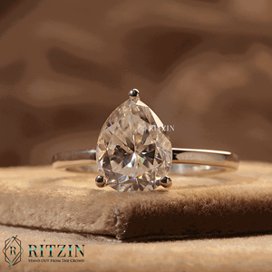 Bague de fiançailles solitaire en diamant taille poire pour femme - Product Image 6