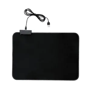 Tappetino per Mouse LED RGB Personalizzato di Higgins per un'Esperienza di Gioco Migliorata - Product Image 1