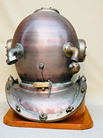 Casque de plongée commando bicolore argent et violet, casque de plongée lourd de type Boston, objet de décoration marine et nautique.