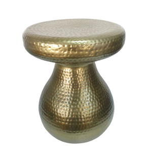 เก้าอี้เหล็กกลมทรงเห็ดทุบสีทองเฟอร์นิเจอร์ทองเหลืองโบราณออตโตมานและโต๊ะข้างจำนวนมาก - Product Image 1