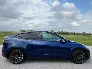 Tesla Model Y 2023 d'occasion à longue portée AWD - Product Image 2