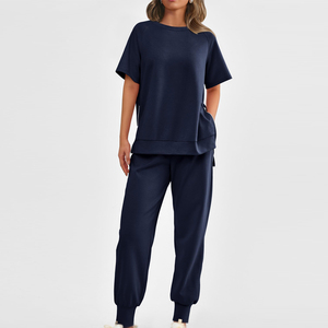 Chándal de jogging de calidad superior para ropa de verano 2025 nuevo diseño personalizado con estampado de logotipo Conjunto de camiseta y pantalón para mujer - Product Image 5