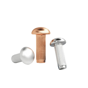 Tuerca remachable moleteada de acero cincado con inserto roscado ciego y cabeza de brida para paneles delgados de chapa metálica, herraje de montaje y fijación - Product Image 1