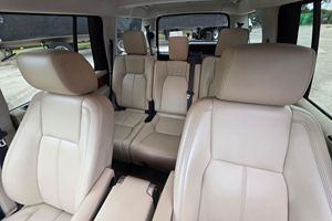 Land Rover LR4 HSE LUX V8 4x4 2011 d'occasion en bon état, sièges de troisième rangée non modifiés - Product Image 5