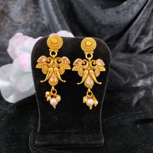 Luxurious Gold Tone Necklace Set Traditional Rich and Graceful Fashion <b>Jewelry</b> for Special Occasions - Product Image 2