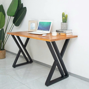 Escritorio con patas de acero en forma de X para un diseño de espacio de trabajo elegante y estable - Product Image 3