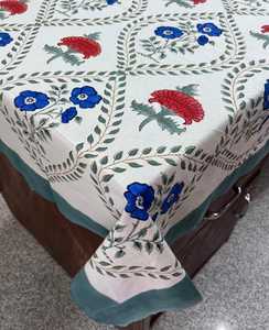 Nappe élégante 100% coton au design floral fabriquée à la main traditionnelle Artisan main bloc impression couverture de Table élégante à la main - Product Image 1