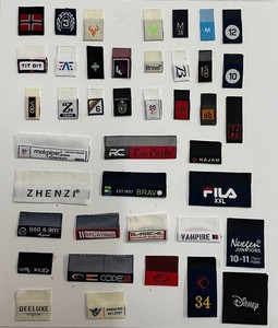 Étiquettes personnalisées de vêtements tissés/étiquettes personnalisées Étiquettes de marque de vêtement Ces étiquettes de vêtements tissées de haute qualité - Product Image 5