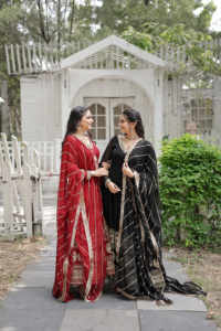 Robe brodée à paillettes de luxe faux tissu fleuri dentelle bordée dupatta ensemble manches longues 3.5 flair marron noir - Product Image 6