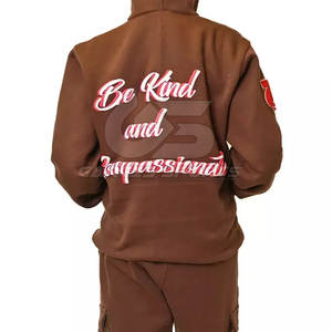 Sudadera con capucha de algodón mezclado para hombre con diseño en relieve y bolsillo de canguro para estilo de moda callejera - Product Image 4