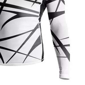 Slim fit rash guard <b>for</b> <b>men</b> with UV protective fabric, designed <b>for</b> <b>swimming</b> and sports use. - Product Image 4