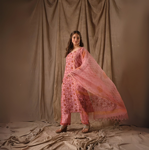 Vente en gros NEETA CREATION Ensemble Kurti moderne à séchage rapide toutes saisons Pantalon confortable Dupattas fluide pour la vente au détail en vrac - Product Image 4