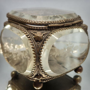 Boîte de rangement en verre biseauté fini Antique en laiton taille personnalisée pour la maison bijoux accessoires de maquillage boîte à bibelots boîte à bordure en laiton - Product Image 2