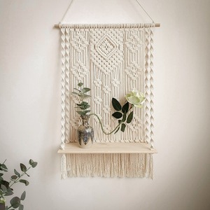 Nouveau concepteur macramé décoratif tenture murale étagère en bois fabriqué à la main coton corde belles perles Boho classique stockage décoration murale - Product Image 2