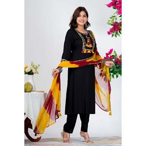 Ensemble Kurta noir brodé avec dupatta ombré jaune et bordeaux, manches trois quarts, tissu en mousseline - Product Image 6