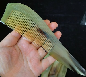 Peigne en corne de buffle véritable de super qualité Outil de coiffure Peigne en corne de luxe poli ou utilisation à la maison et au salon au prix le plus bas - Product Image 6