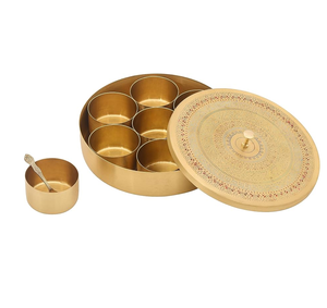 Boîte à épices en laiton Artisanat Accessoires de cuisine Sept compartiments Boîte Masala en laiton faite à la main Meilleure vente Vente - Product Image 4