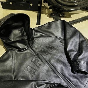 OEM โลโก้ที่กําหนดเอง 3d ลายนูนแจ็คเก็ตคุณภาพสูงสําหรับผู้ชายที่กําหนดเองเบสบอล Bomber Varsities หนังเสื้อกันหนาวหมวกแจ็คเก็ต - Product Image 3