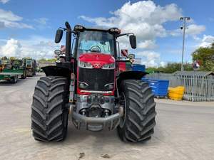 Tracteurs diesel neufs, boîte de vitesses manuelle, conduite à droite, sièges en cuir foncé, norme d'émission Euro VI, transmission avant R21 - Product Image 2