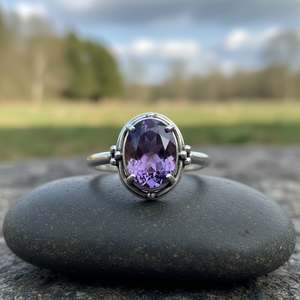 Anillo de Plata de Ley con Amatista Natural, Hecho a Mano, Minimalista, Delicado, con Gema Ovalada, Regalo de Boda para Ella - Product Image 5