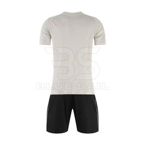 ชุดเครื่องแบบเสื้อฟุตบอลและกางเกงขาสั้นสำหรับผู้ชายเสื้อฟุตบอลสีตามสั่ง - Product Image 2